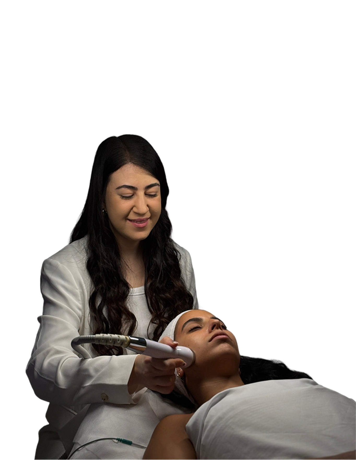 דפנה מטפלת בלקוחה